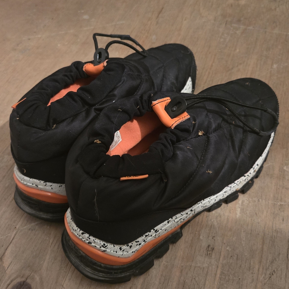 RARE Vans VAULT Black and Orange boots 7.5 Men / 9 Women
